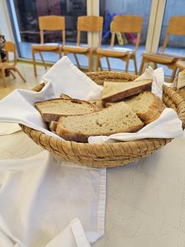 Slovenski zajtrk v Vrtcu Urša_arhiv Občine Domžale (8)